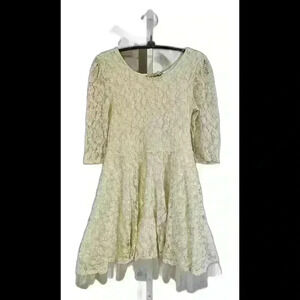 Chic Lace Flared Dress with Tulle Lining - Perfect for Special Occasions